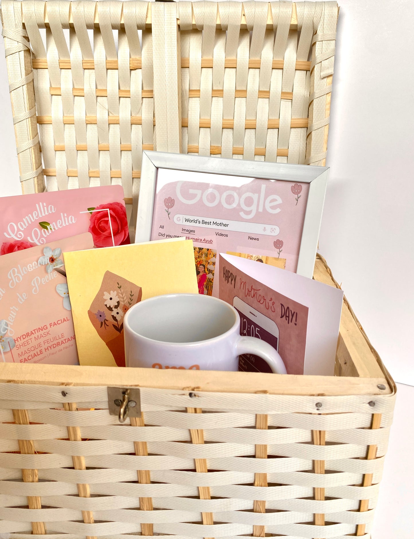 Mother's White Deluxe Hamper (Lahore Only)