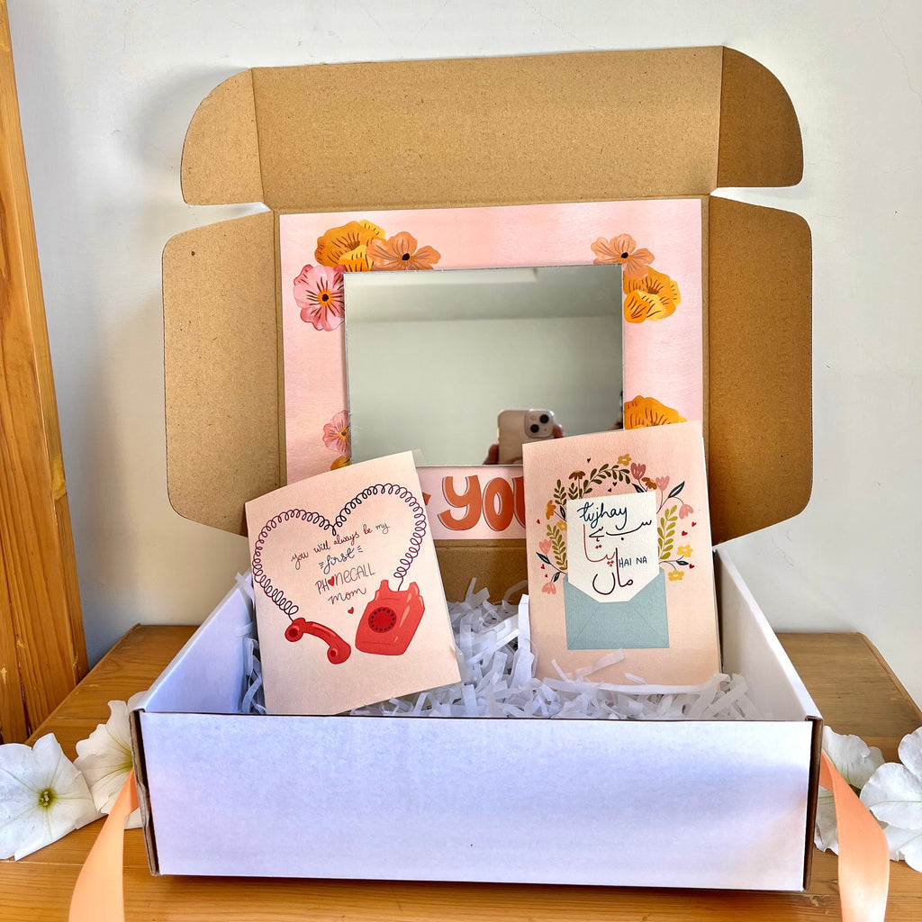 Mom's Deal: Box + 2 Cards  (NEW) 🤍