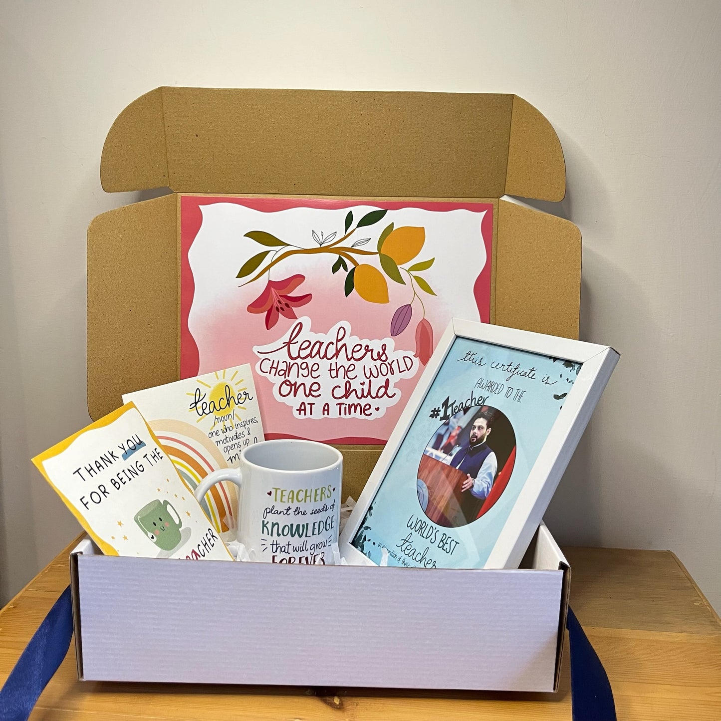 Teacher's Complete Giftbox 2: Box + Frame + Mug + 2 Cards