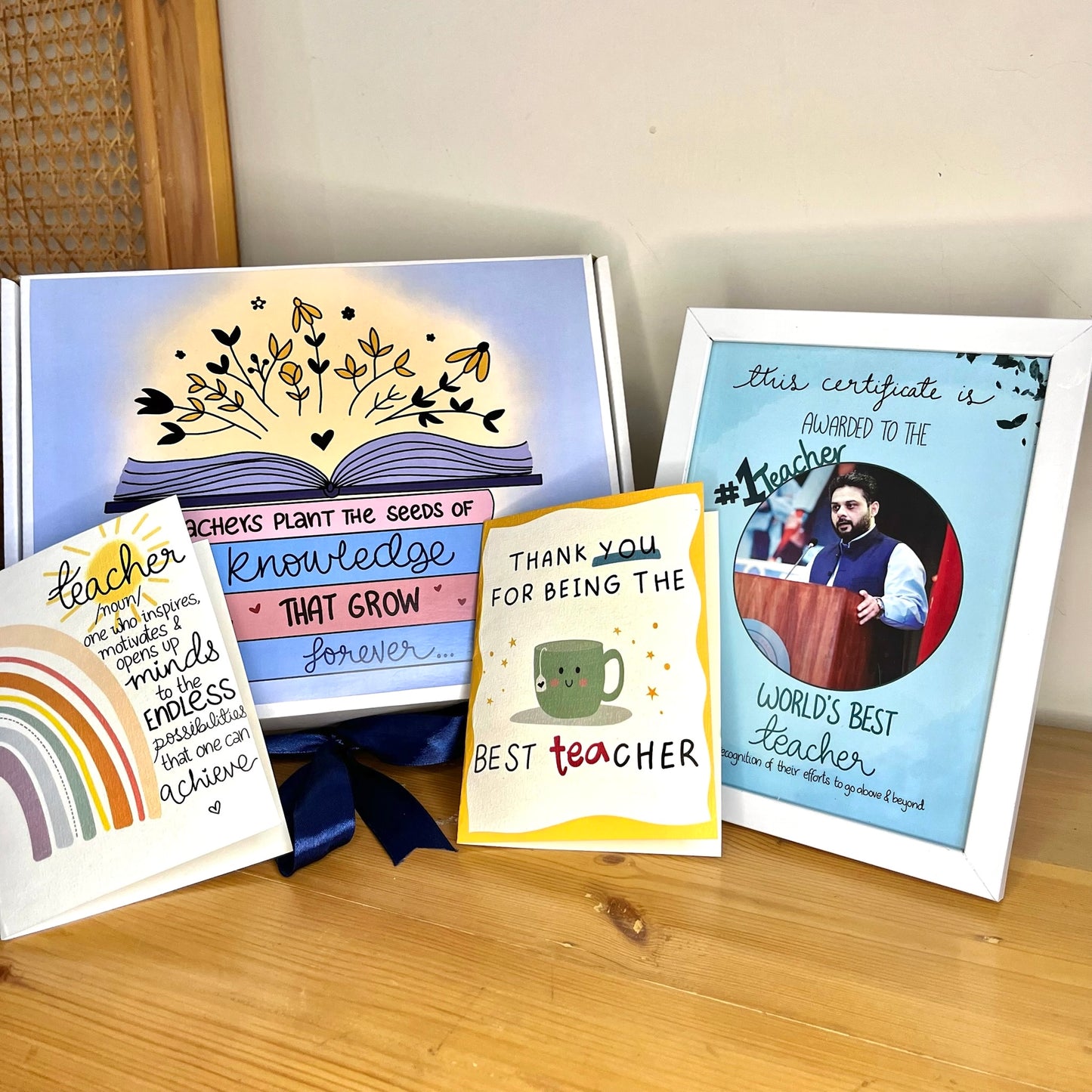 Teacher's Giftbox Deal 2: Box + Frame + 2 Cards