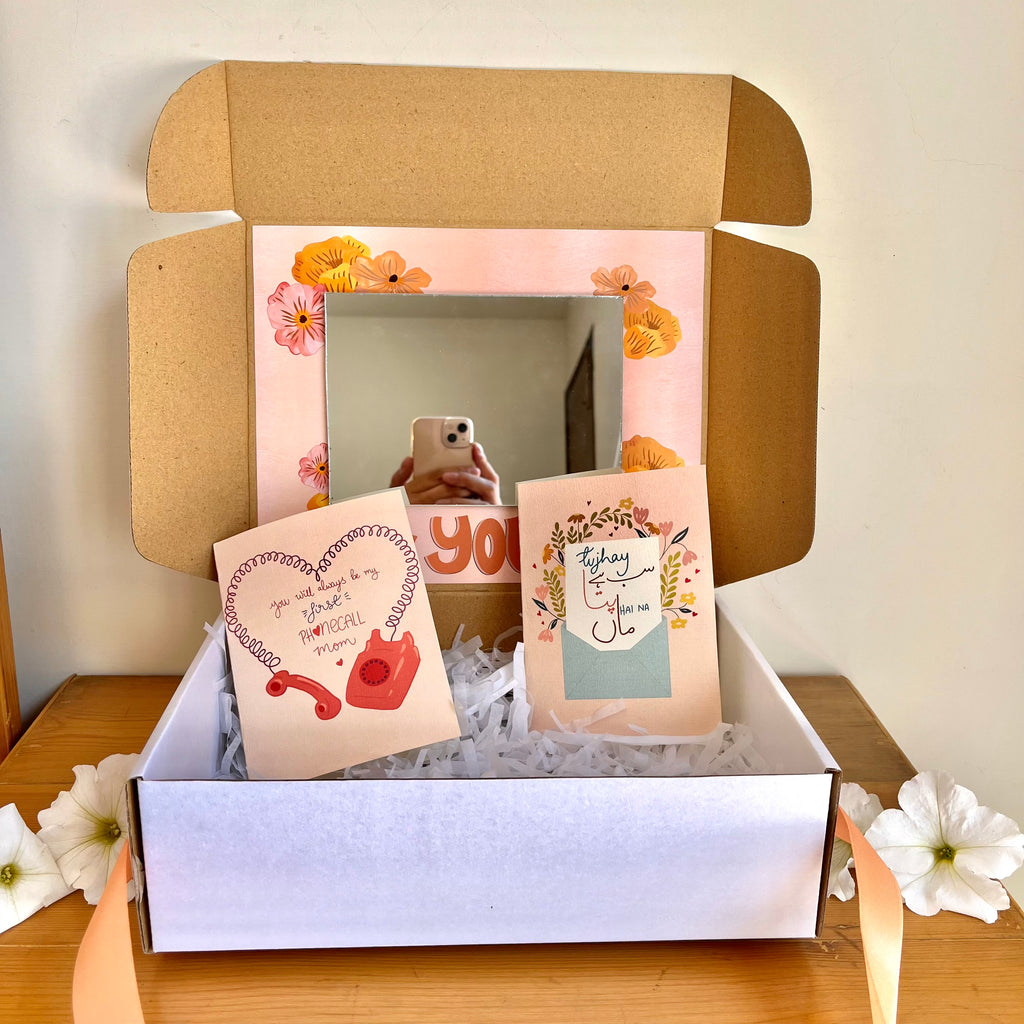 Mom's Deal: Box + 2 Cards  (NEW) 🤍
